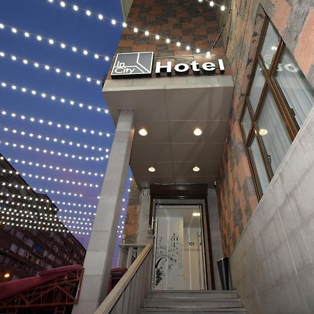 In City Hotel Erevan Esterno foto