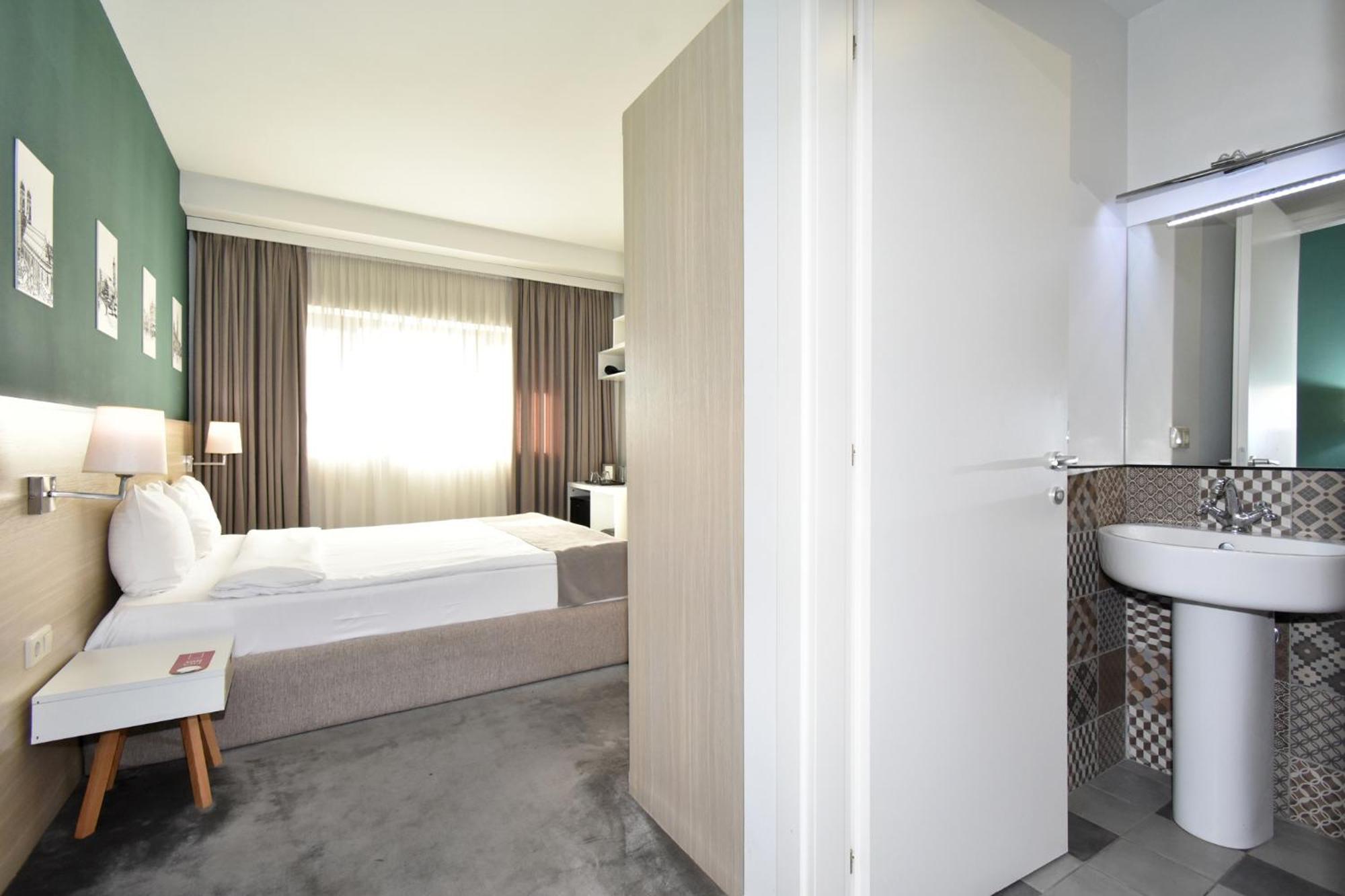 In City Hotel Erevan Esterno foto
